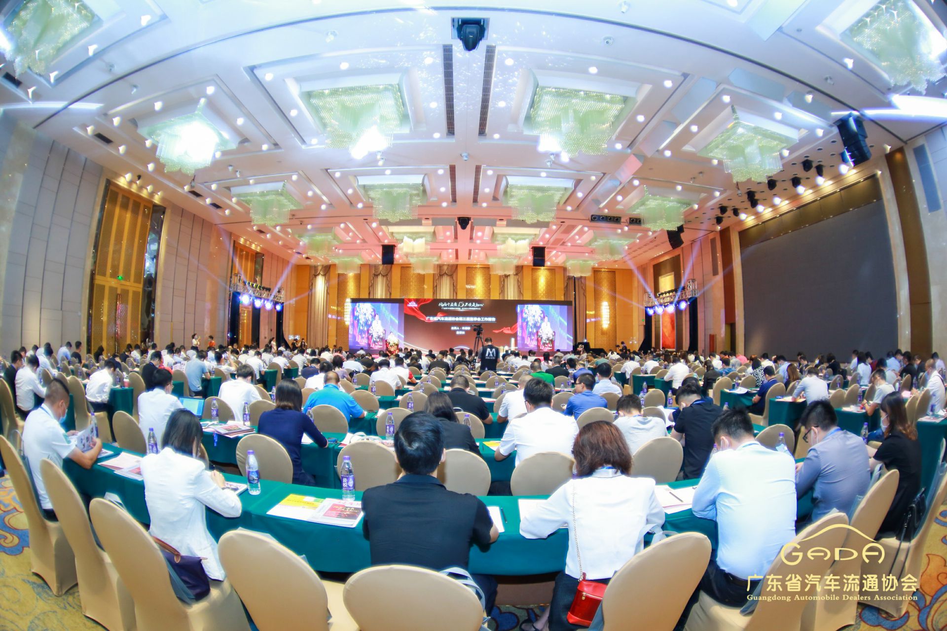喜报丨开云手机入口官网-开云online(中国)“包揽”省汽车流通行业颁奖礼53项大奖(图1)